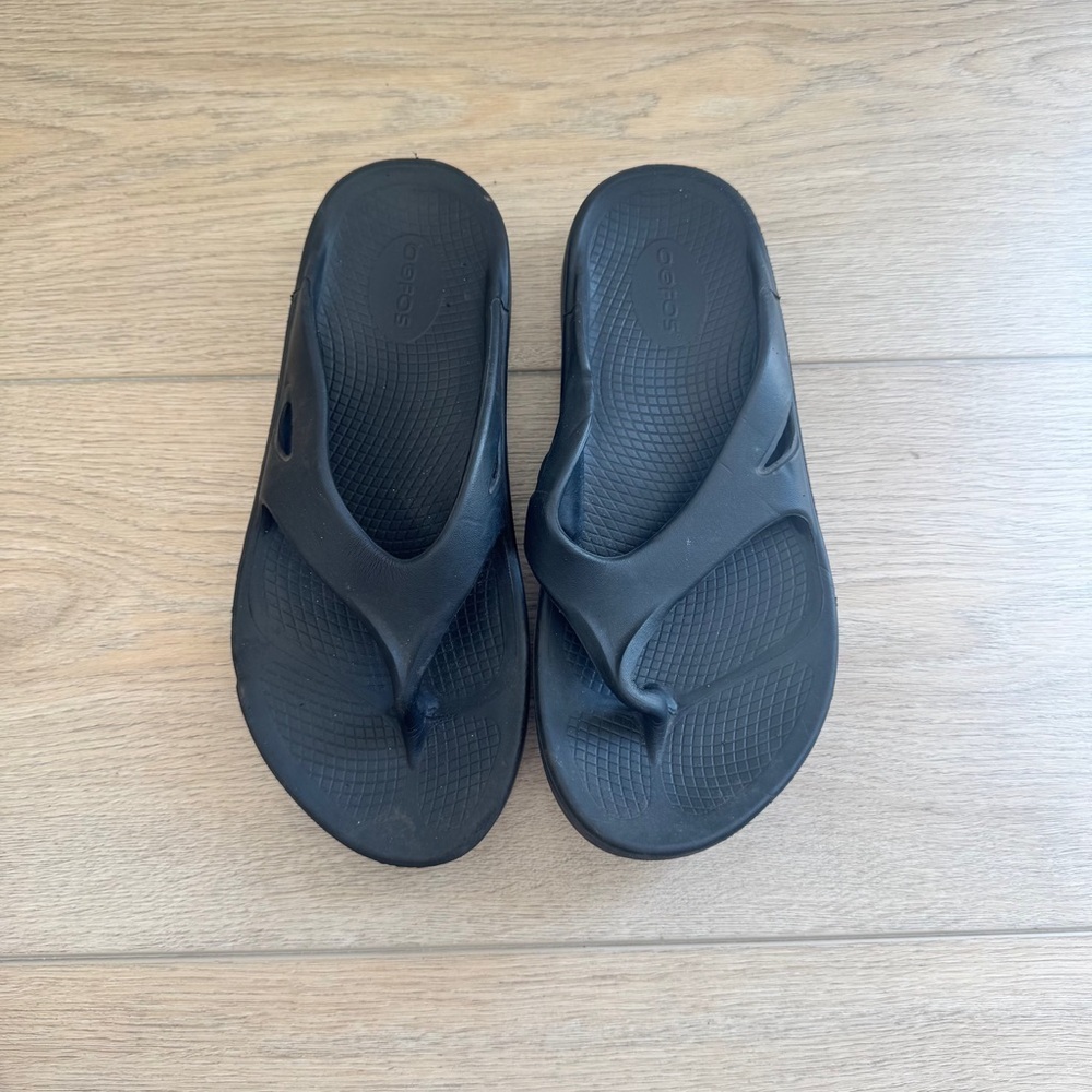 Oofos Oohlala Thong Sandal Black Womens 9